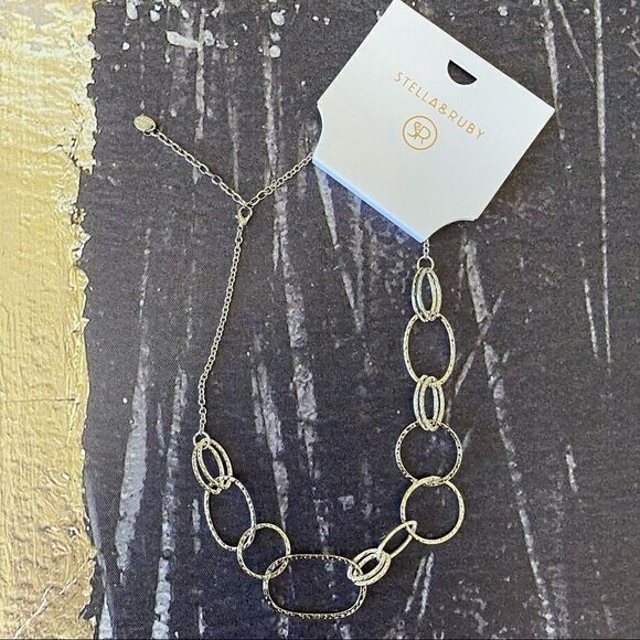 Stella & Ruby Hammered Link Necklace - Picture 3 of 3